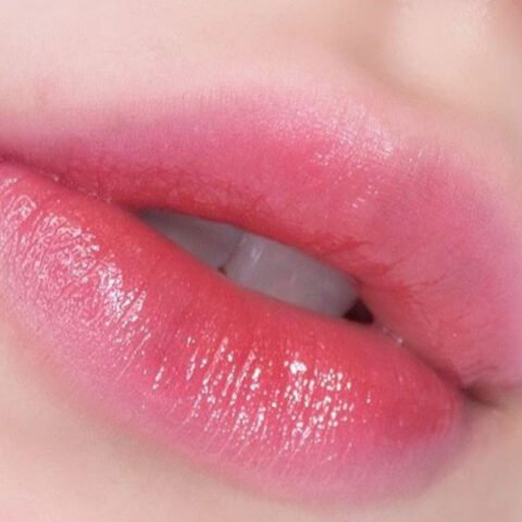 Gold Foil Flower Color Changing Lipstick - Image 7